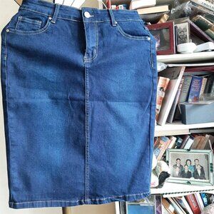 Denim skirt size 8 NEW knee length stretchy!